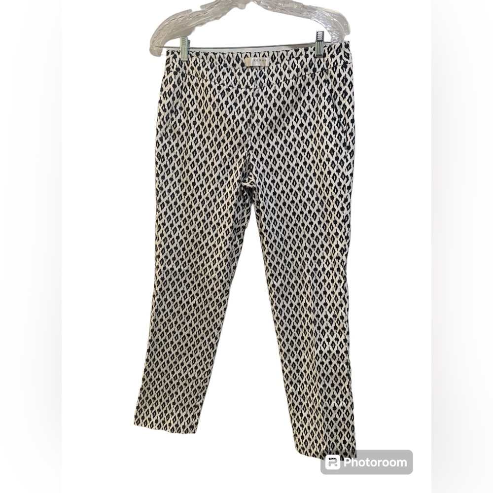 Kenar | black and white patterned pants